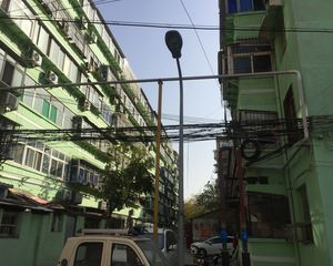 大明湖旁南北通透的户型客厅带窗户