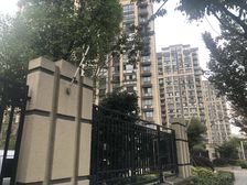 紫东南苑南区 三开间朝南 精装修拎包入住 有大车库