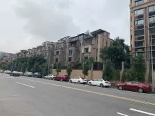 照母山 和记黄埔玥湖园二期五房228万