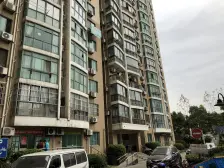 新上 龙阳路地铁,电梯东边套两房 能看到河景