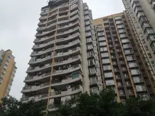 凤天路 天骄年华三房132万