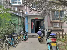 精装两房,步梯采光好前后无遮挡