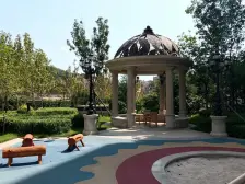 秀月广场多层电梯洋房顶越产品面积400多平拎包住