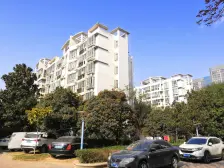 金色嘉园大三房,业主诚心出售,看房方便!