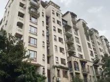 四公里 骏逸蓝山二房165万