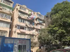 不靠马路,小区中间位置,精装修
