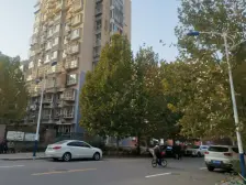 此房南北通 采光良好 挨着南湖公园 出行方便 配套齐全