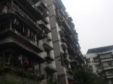 南坪商圈 福利社 业主自住 配套齐全 舒适四房