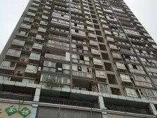 :出门轻轨站,一站到万达广场,配套成熟完善