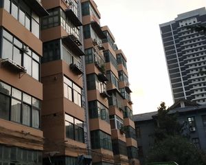 南门45人民巷三室朝南单价低