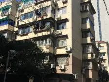 一号线共康路站、近万达,低楼层“两房”,带大露台