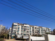 濒临地铁口 交通方便 上下三层 采光充足 实用面积大