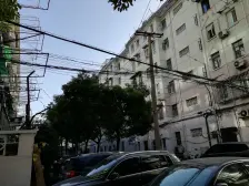 五角场百联旁,精装一房,厅房同宽,厨卫朝北,价钱可谈