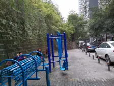 出门轻轨站,一站到万达广场,配套成熟完善,居家舒适