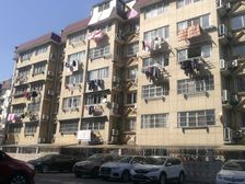 银凯公寓 4室2厅 南 北