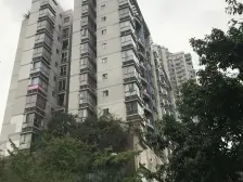 户型方正,住家装修大两房,带车位出售,拎包入住