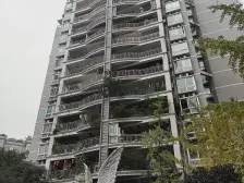 红土地轻轨站 视野开阔 采光不错 住家安静 看中庭