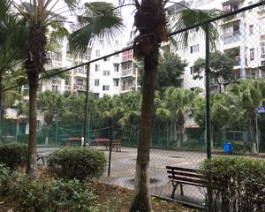 银河花园4室2厅南