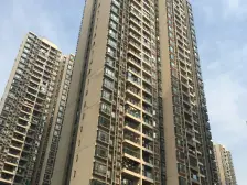 自家装修的正规1室1厅,户型方正,小区入则静出则繁华