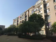 京东国际花园 南北通透,采光好 装修好,环镜优美 近地铁 中间楼层