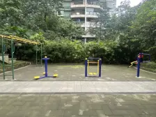 四公里 绿洲龙城三房72万