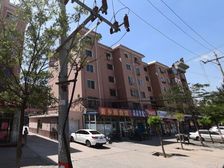 育才三段 三楼 大两居 大客厅 看房方便 价格可议