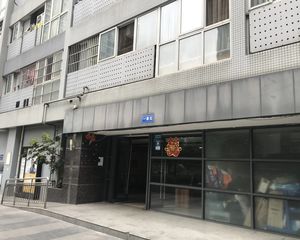左右2室1厅东