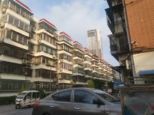 双拼别墅,诚信出售,满五年,交通便利,停车方便