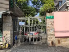 小区楼栋少,安静,停车位充足配套全近地铁地段好急售