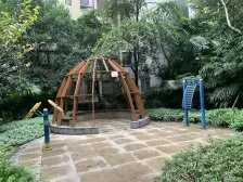 杨家坪商圈 次新小区 挨到轻轨 精装两房 拎包入住