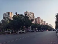 高楼层正朝南 视野好 花园中间位看泳池湖景