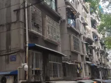 电力小区加装电梯三房,精装修,带露台花园,阳光房