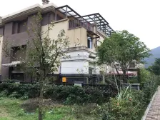 别墅小区,依山傍水,联排中户,可装电梯。