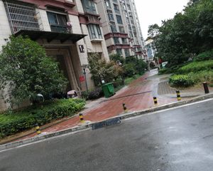 鸿基橄榄君庭3室2厅南北