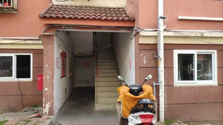 张泾二村