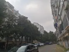 诚售护城河畔环城河步道旁,中间楼层,采光无遮挡,看房都方便