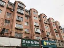 小区入口第二排楼位置好,中楼层采光好,本色装保持好