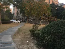 新上三房两卫,有储藏室,精装修拎包入住。