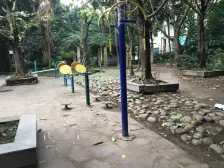 :配套成熟 采光好 有装修 离步行街近