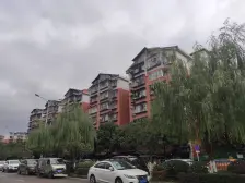 互联网三期对面正规一室中庭安静干净整洁,可租可买