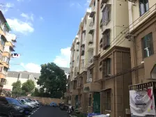 06年小区总高8层,体量小采光无遮挡,近地铁