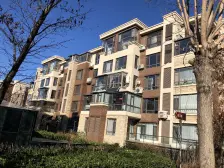 此房满五年,多层洋房,可任意装修,好位置很少出房。