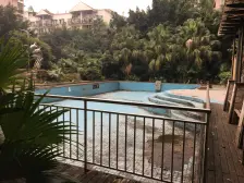 步行街 春晖花园三房63万