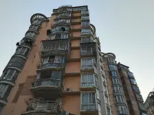 东湖区水产批发市场旁边 三房 上课近