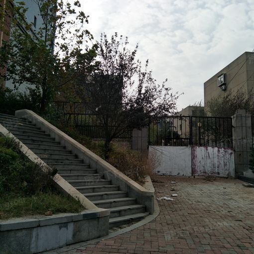 泉景天沅秀园2室2厅1卫南北朝向2300.00元/月出租