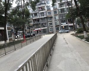 东林小区1室1厅东