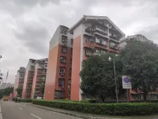 业主诚心急售,大竹林轻轨站下车就到,位置安静,买一层得两层