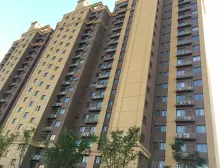 小区采光很好的房子,视野开阔,可看佘山,俯瞰佘北