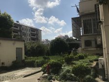 相当nice!近地铁,带80平方左右前后露台,业主诚心卖
