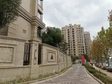 浦发檀府 大户型3+1,房东诚心出售 带车位 4开间朝南。